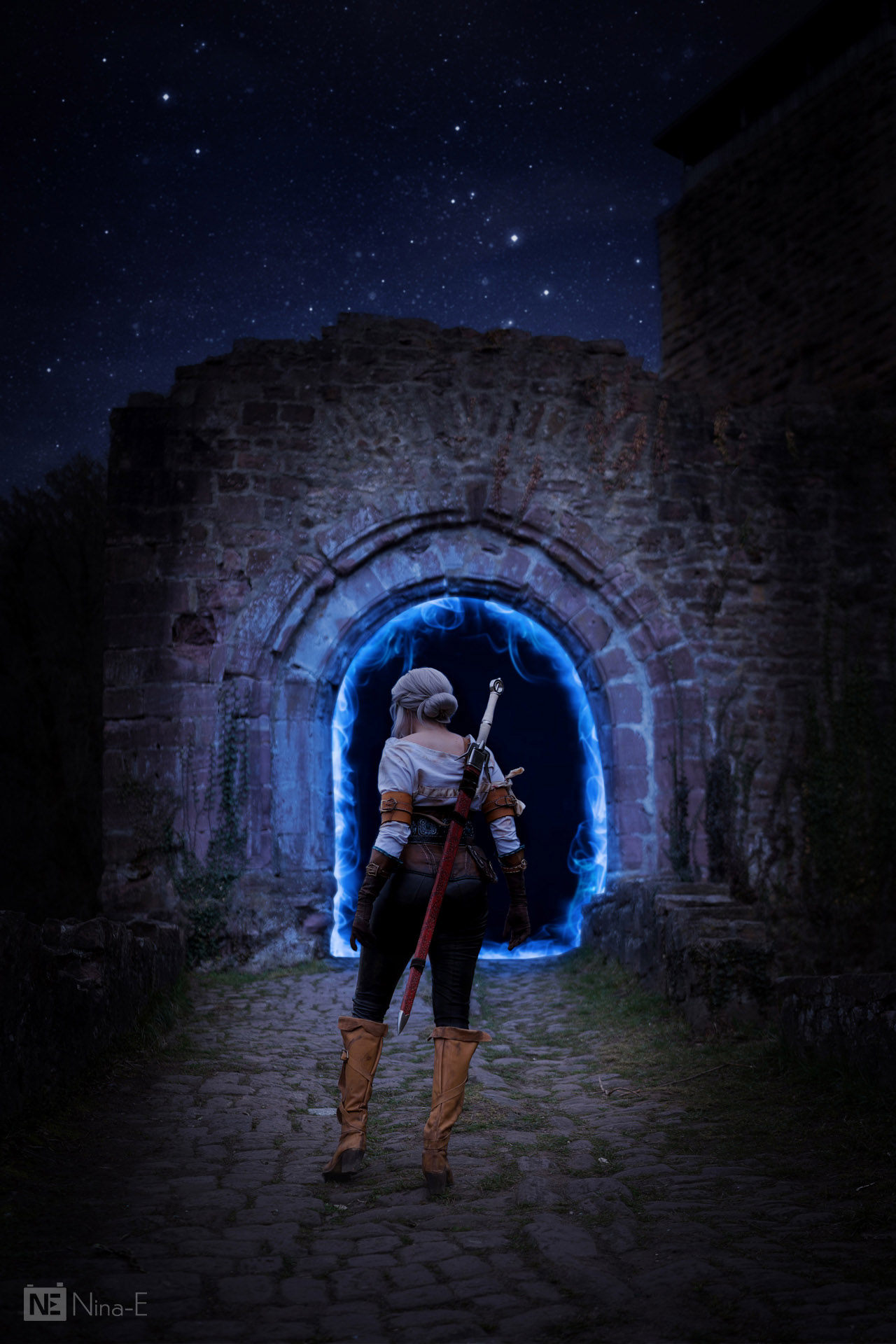 Ciri vor Portal – Lisa