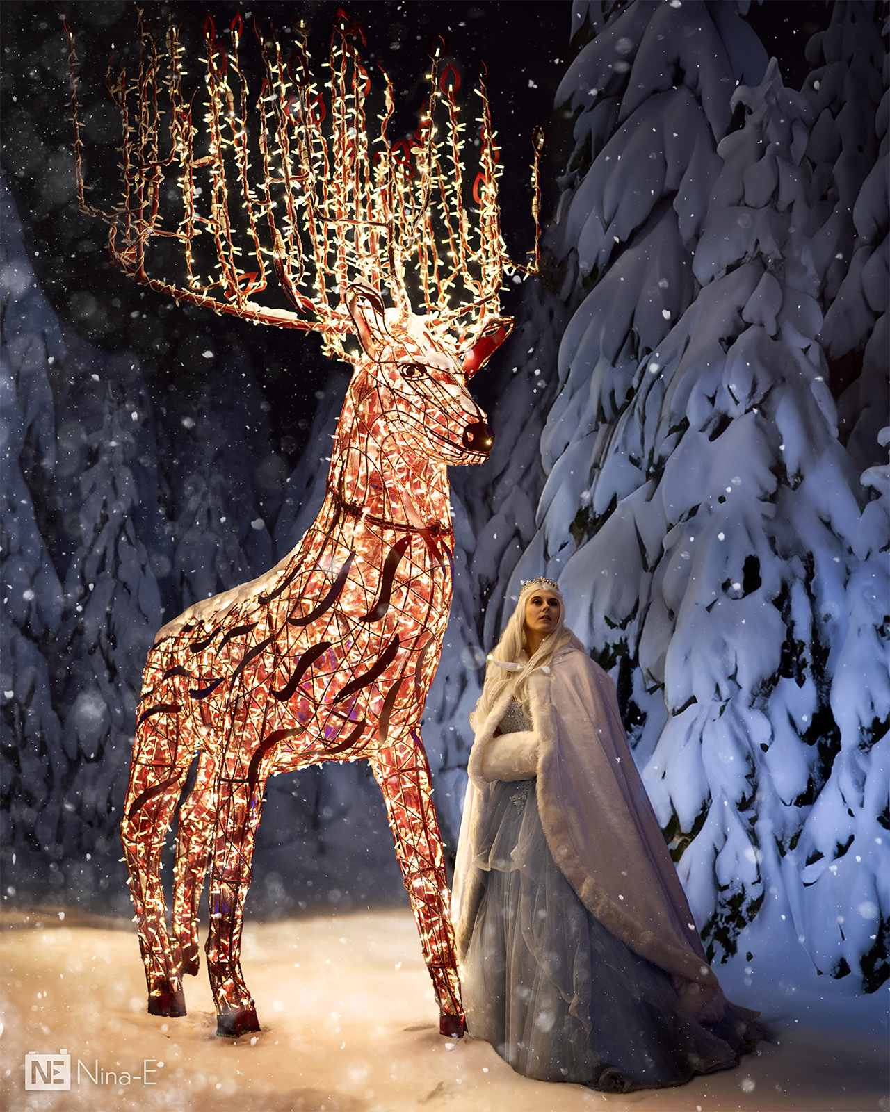 Hirsch-Lichtskulptur mit Chrissy's Wonderland